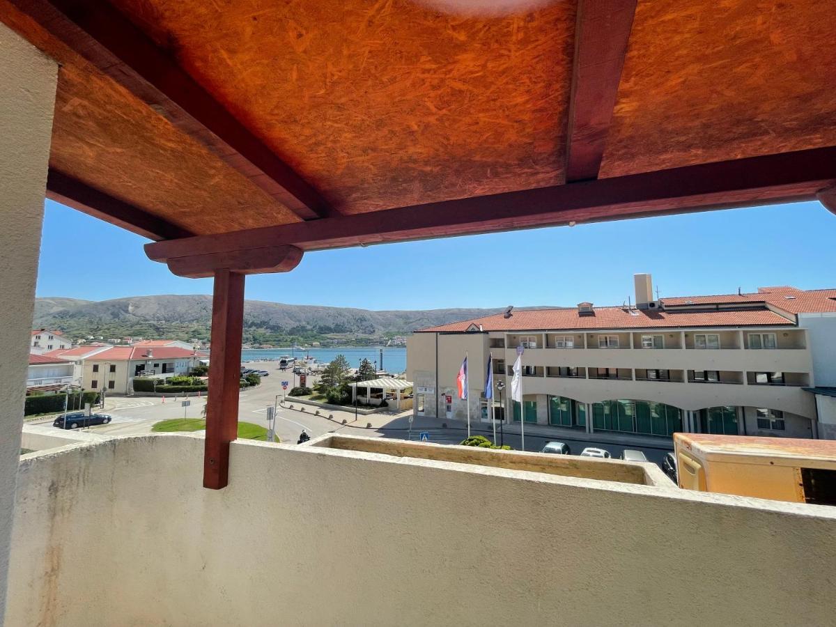 Pag Marina Rooms & Apartment Buitenkant foto
