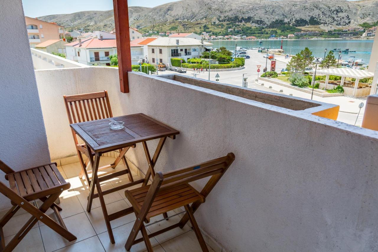 Pag Marina Rooms & Apartment Buitenkant foto