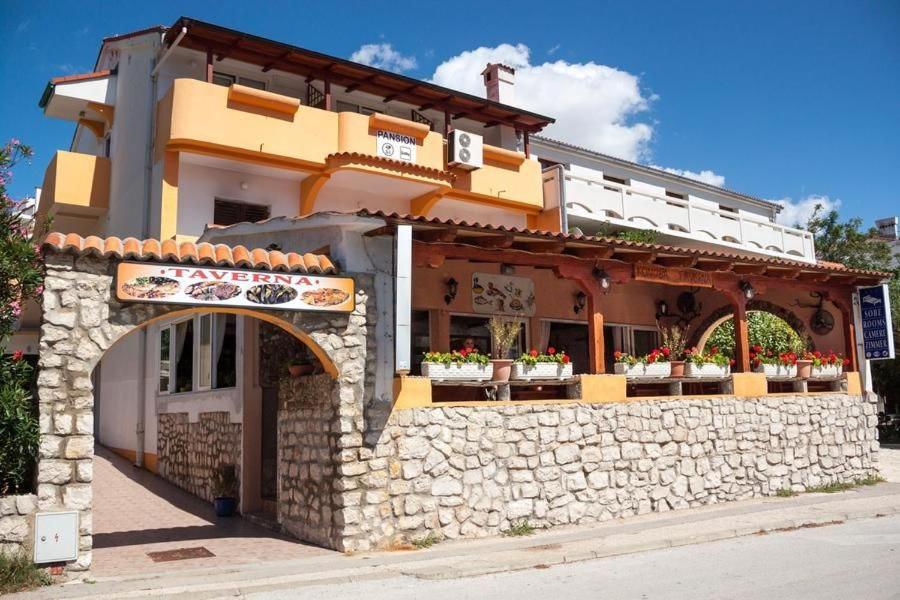 Pag Marina Rooms & Apartment Buitenkant foto