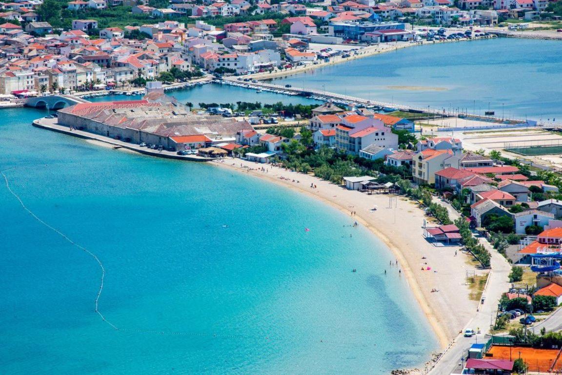 Pag Marina Rooms & Apartment Buitenkant foto
